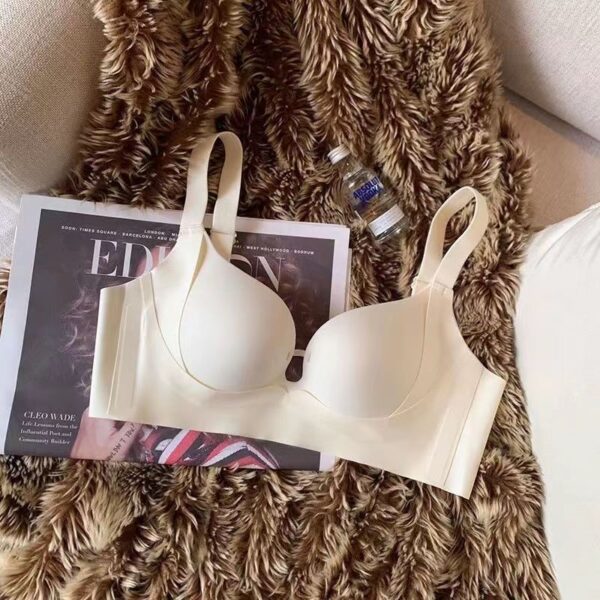 Beautiful Back Strap Seamless Surprise Push-Up Bra - Image 10