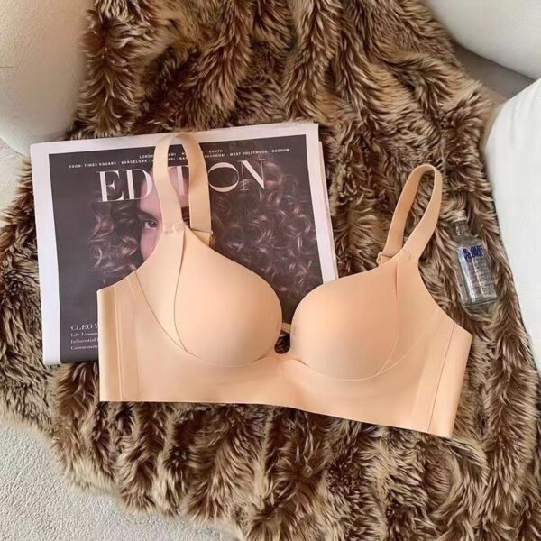 Beautiful Back Strap Seamless Surprise Push-Up Bra - Image 11